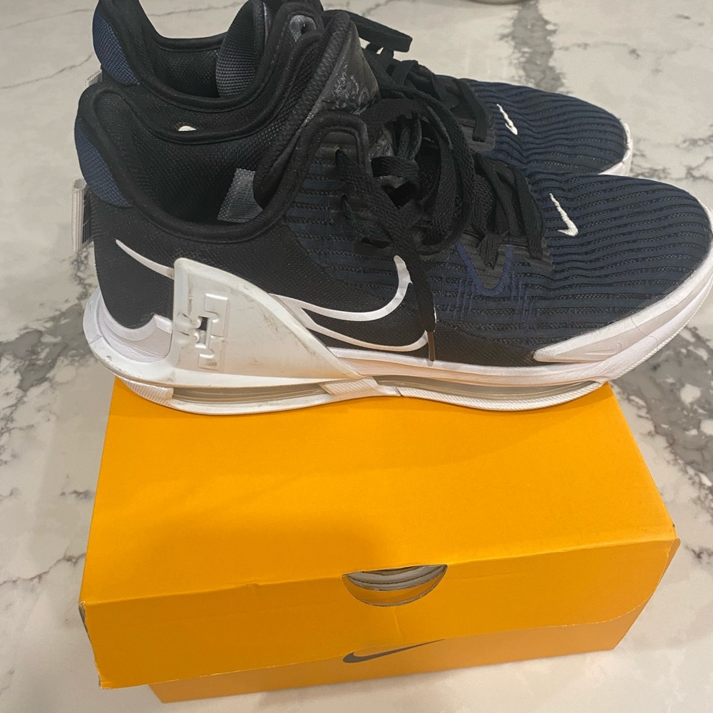 Nike LeBron Witness 6 EP 'Black Dark Obsidian'